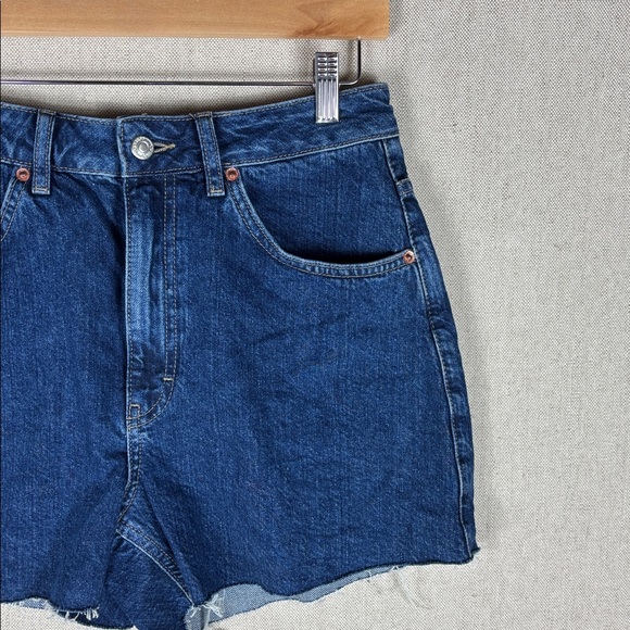 Topshop > A-Line Blue Denim High Rise Mom Shorts 6 - Picture 3 of 6